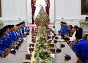 Presiden Jokowi Terima PB PMII di Istana Merdeka