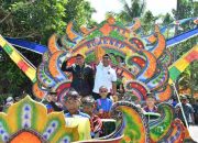 Meriahkan HUT RI Ke-78 Bupati Sumenep Lepas Gelar Karnaval di Kecamatan Rubaru