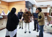 Jenguk Cak Nun, Ketua DPD RI Doakan Lekas Pulih