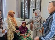 Bupati Sampang Bantu Pengobatan Warga Lumpuh asal Desa Panyepen Jrengik