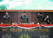 GUBERNUR KHOFIFAH SAMPAIKAN JAWABAN TERHADAP PU FRAKSI DPRD JATIM TERKAIT R APBD 2024