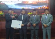 DPRD Serahkan Rekomendasi LKPj Bupati 2023