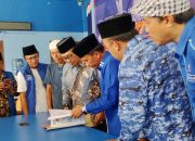 Siap Maju Di Pilkada 2024,  KH.Kholillurrahman Serahkan Formulir Penjaringan Cabup