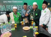 Didukung Sejumlah Kalangan, KH. Kholilurrahman Datangi Kantor DPC PKB Ambil Formulir Cabup Pamekasan 2024