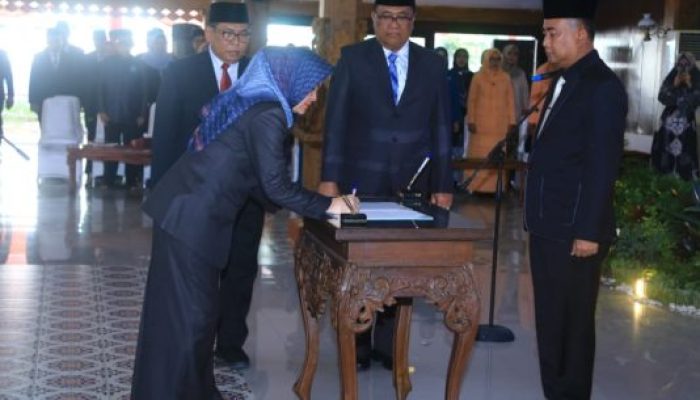 Pj. Bupati Ugas Lantik Pejabat Eselon II Dan Jabatan Fungsional P2UPD