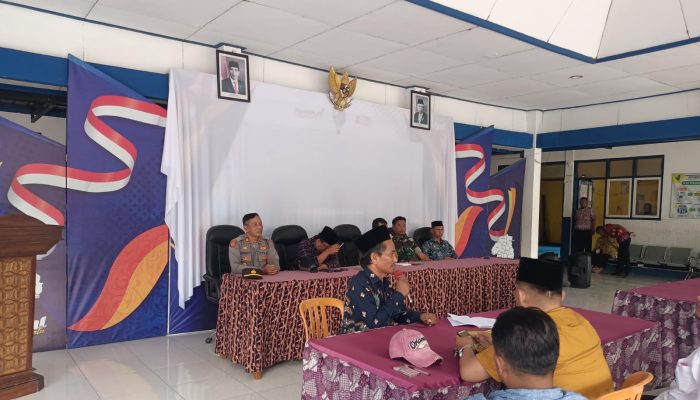 Datangi Kantor Kecamatan Robatal, Puluhan BPD Sepakat Tolak Pergantian PJ Kades