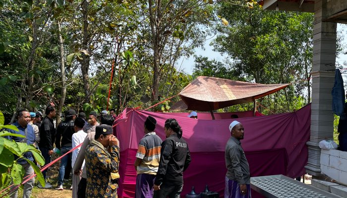 Diduga Jadi Korban Penganiayaan, Makam Siti Nur Aisyah di Sampang Dibongkar