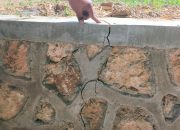 Baru Selesai Dua Bulan Yang Lalu, Proyek TPT di Desa Jungkarang Sampang Rusak