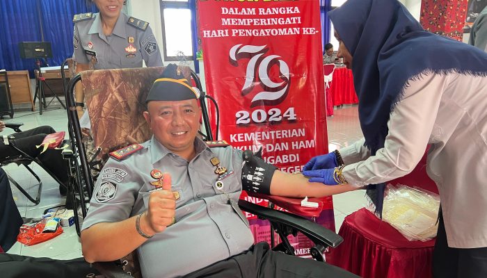 Sambut Hari Pengayoman Ke-79 Segenap Petugas Lapas Narkotika Kelas IIA Pamekasan Gelar Donor Darah