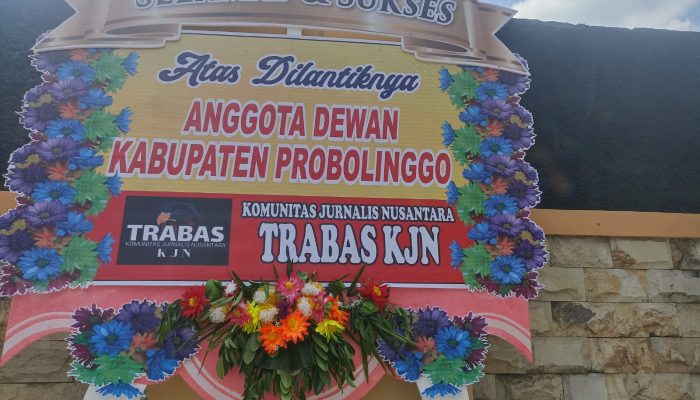 Ucapan Selamat dan Sukses Terpampang di Depan Gedung DPRD Kabupaten Probolinggo