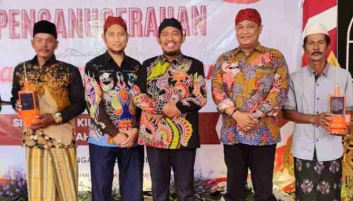 Peduli Keselamatan Nelayan Dr. H. Achmad Fauzi Wongsojudo Kembangkan Sistem SiKapal