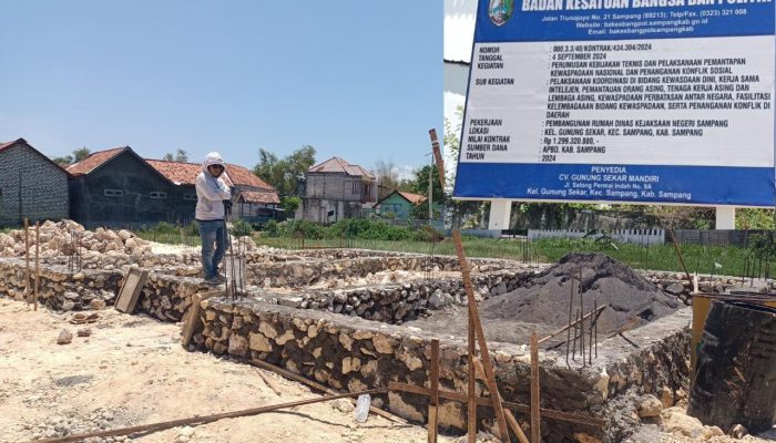 Dianggarkan 1,2 M dari APBD TA 2024, Proyek Pembangunan Rumah Dinas Kejari Sampang Mulai Digarap