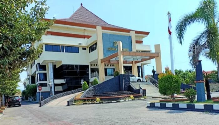 Rapat Paripurna DPRD Kabupaten Probolinggo Mengusulkan Komposisi Pimpinan Fraksi Dari Setiap Partai