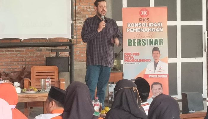 Program Calon Walikota Probolinggo Satu Keluarga Satu Sarjana  Dipertanyakan Kaum Milineal