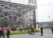 Polres Lumajang  Gunakan Anjing Pelacak Sterilisasi Gedung RCC Pastikan Keamanan Rapat Pleno KPU