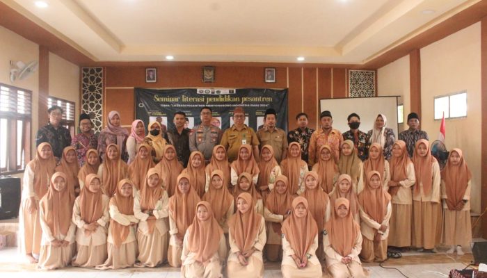 IWO Pamekasan Gelar Gelar Seminar Literasi Pendidikan Ponpes Bustanul Ulum Sumber Anom