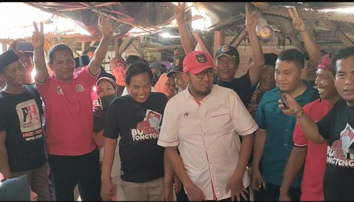 Relawan si Gemoy Dampingi Fauzi ke Pasar Sattoan Kalianget, Warga Senang Hingga Minta Foto Bareng