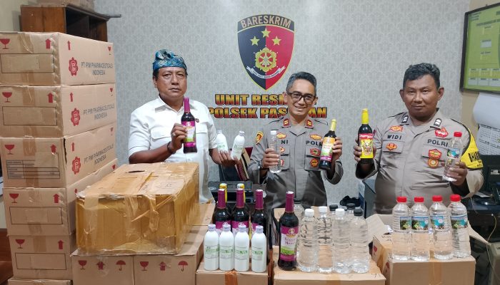 Polsek Pasirian Gencar Razia Miras Pasca Duel Carok, Ratusan Botol Disita