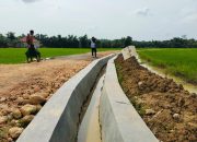 Potensial Terjadinya Penyimpangan, Proyek Saluran Irigasi P3-TGAI di Desa Tambelangan Sampang Dinilai Tak Tepat Sasaran