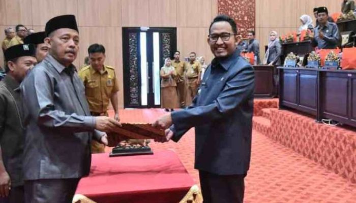 Rapat Paripurna DPRD Sumenep Hasil Penetapan KPU Terhadap Paslon Bupati-Wakil Bupati Terpilih Fauzi-Imam