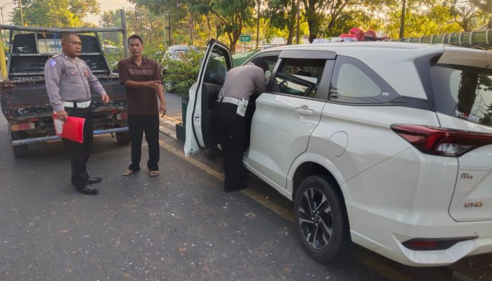 Polantas Olah TKP Laka Lantas Tunggal TKP di Jalan Raya Trunojoyo Pamekasan