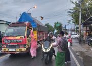 Tingkatkan kepedulian sosial IWO Pamekasan berbagi takjil gratis