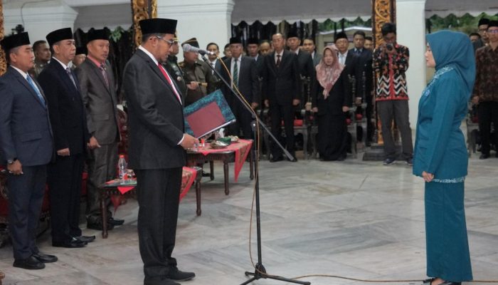 FOTO: Bupati Sumenep Achmad Fauzi Wongsojudo saat memberikan sambutan pada Pelantikan dan Pengukuhan Pengurus TP-PKK Kabupaten Sumenep Masa Bhakti 2025-2030