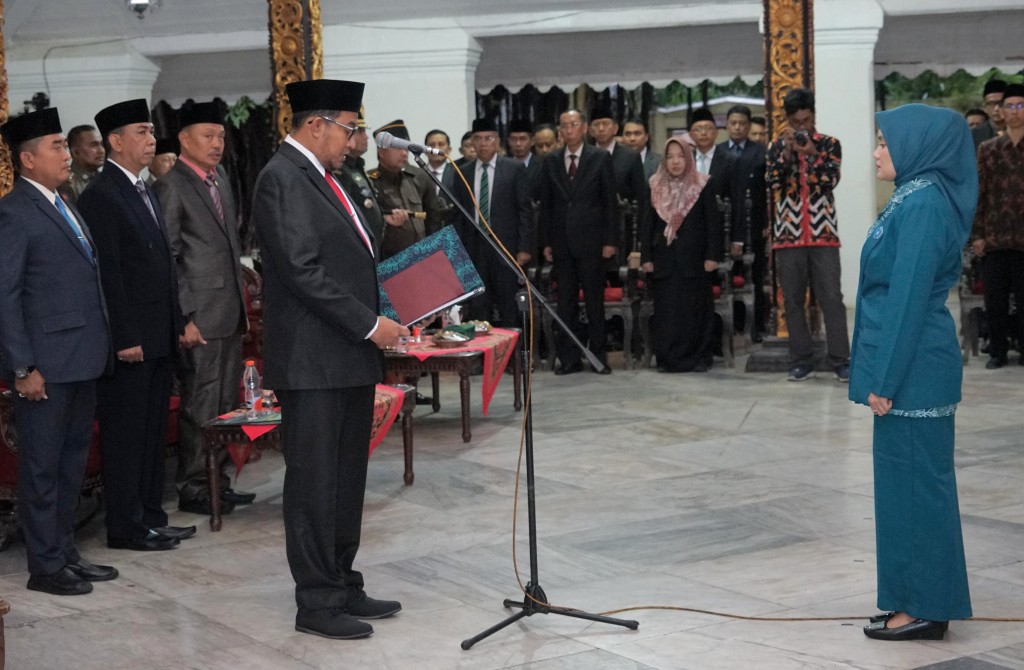 FOTO: Bupati Sumenep Achmad Fauzi Wongsojudo saat memberikan sambutan pada Pelantikan dan Pengukuhan Pengurus TP-PKK Kabupaten Sumenep Masa Bhakti 2025-2030