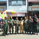 FOTO: Babinsa Mlawang Koramil 0821-05/Klakah, Koptu Ramli bersama personel Koramil tengah melaksanakan kegiatan patroli wilayah