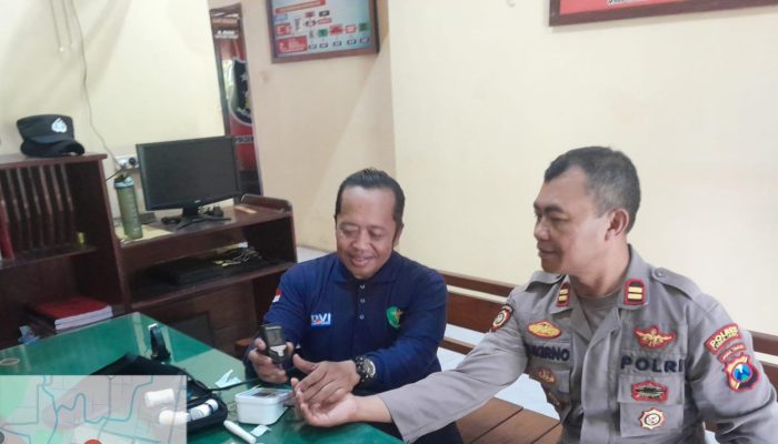 Jaga Kesehatan Personel, Polsek Tempursari Gelar Pengecekan Kesehatan Bersama RS Bhayangkara Lumajang