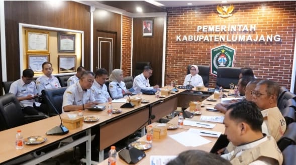 FOTO: Bupati Lumajang Indah Amperawati (Bunda indah) saat audiensi bersama forum