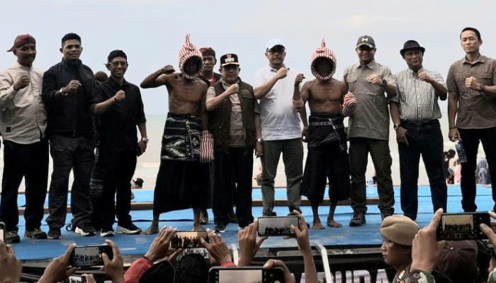 Ketua DPRD Sumenep Apresiasi Festival Ojhung 2025 Yang Digelar di Pantai Badur Batuputih