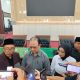 FOTO: Direktur PT Perkebunan Kalijeruk Mayo Wallah Tengah Dimintai Keterangan Oleh Sejumlah Wartawan