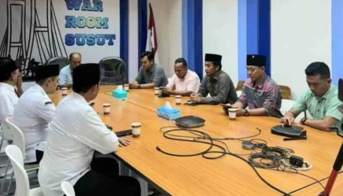 FOTO: Sejumlah Anggota DPRD Sumenep Asal Pulau Bersinergi Kunjungi Kantor PLN untuk Bahas Listrik di Wilayahnya