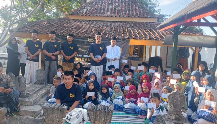 Yayasan Bani Insan Peduli Gelar Pengajian dan Santunan Anak Yatim di Makam Raja Ronggo Sukowati