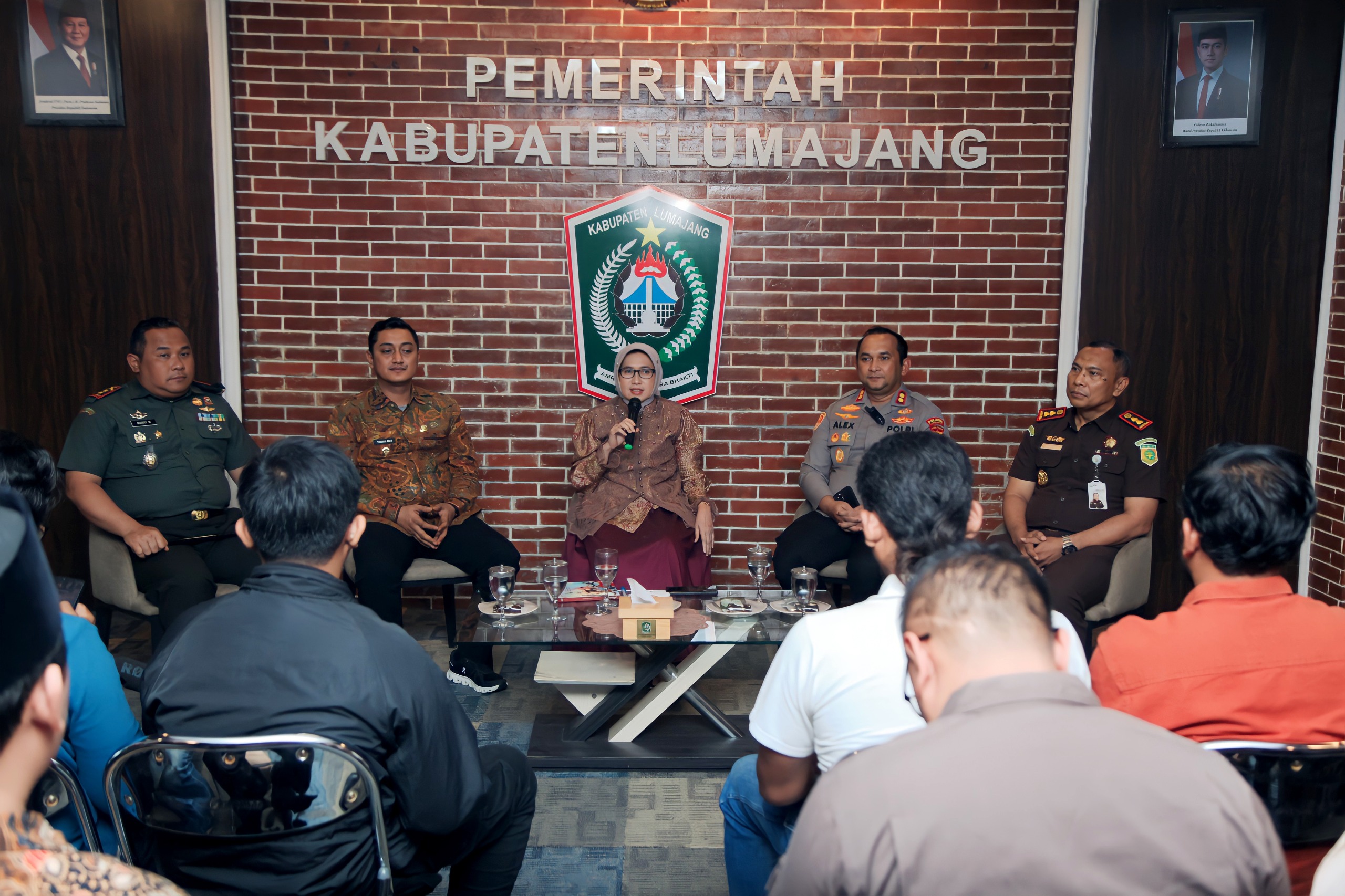 FOTO: Pemerintah Kabupaten Lumajang Saat Gelar Silaturahmi Dengan Insan Pers di Ruang Mahameru Kantor Bupati Komitmen Sinergi Bangun Daerah