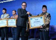 Bupati Sumenep Terima Penghargaan Dari PERPAMSI Upaya pengembangan BUMD Sektor Air Minum