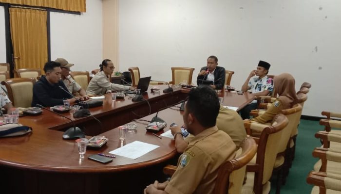 Besi Penopang Wall Climbing Berkarat Memprihatinkan, FPTI Audiensi DPRD Sampang Perjuangkan Anggaran Perawatan