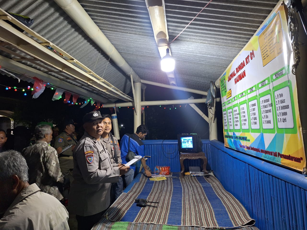 Foto: Satuan Pembinaan Masyarakat (Sat Binmas) Polres Lumajang menggelar penilaian Lomba Sistem Keamanan Lingkungan (Siskamling) Polres Lumajang