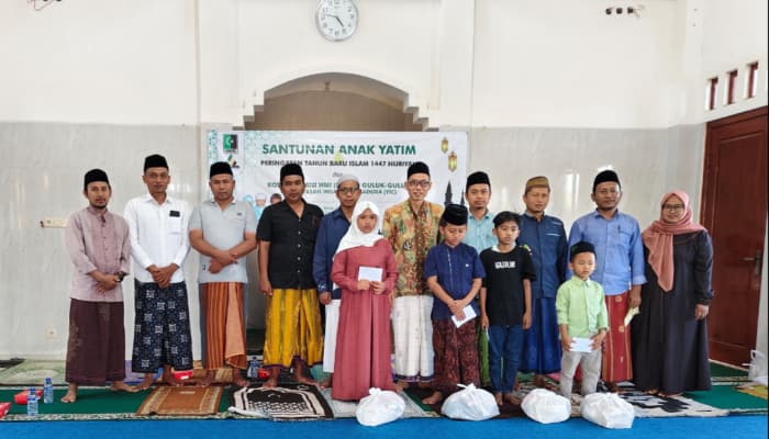 Foto: Berharap Berkah di Hari Ke-10 Bulan Muharram KAHMI Guluk-Guluk Santuni Puluhan Anak Yatim