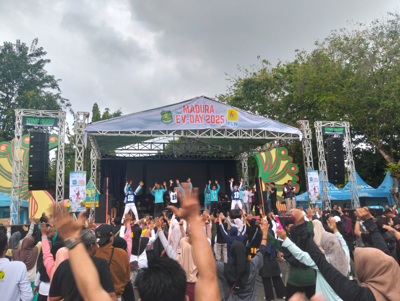 Foto: Madura EV Day 2025 Dengan Senam Massal dan Kampanyekan Gaya Hidup Sehat dan energi Bersih