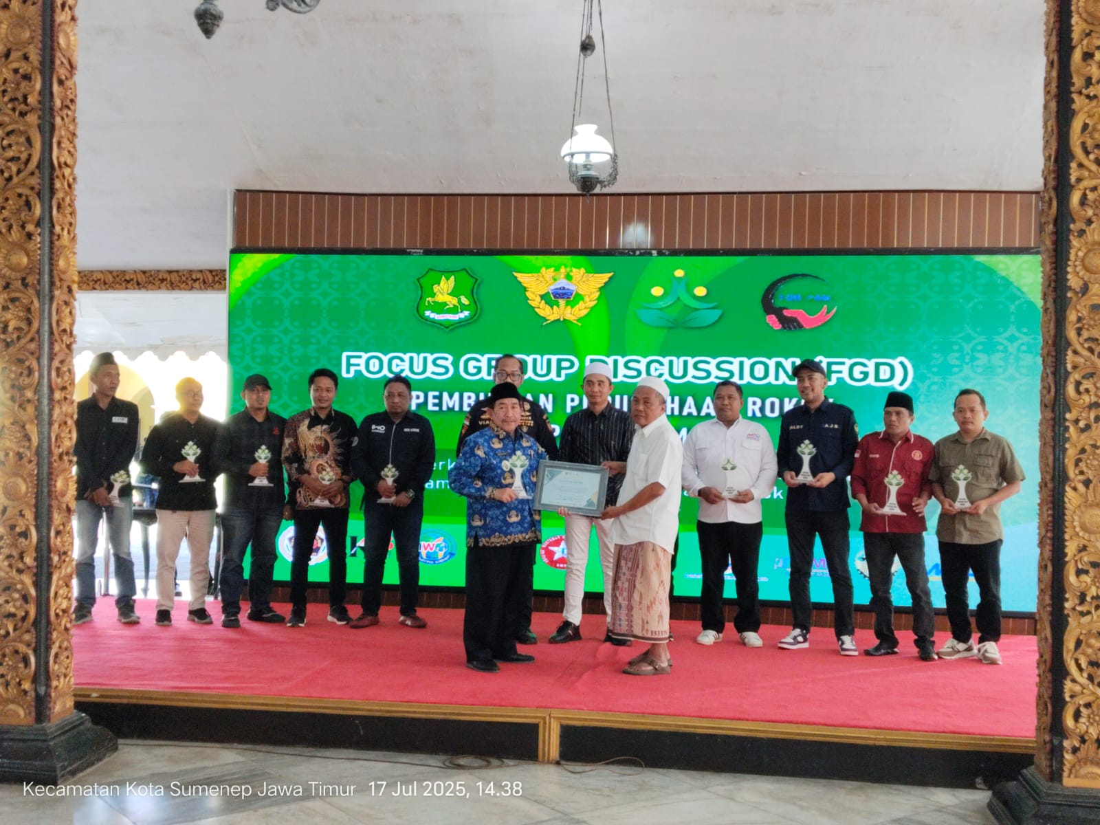 Foto: Forpam Kabupaten Sumenep gelar kegiatan Focus Group Discussion (FGD) bertajuk “Memperkuat Sinergi Pemerintah, Bea Cukai, dan Pers dalam Mendorong Legalitas Usaha Rokok Lokal di Sumenep”.