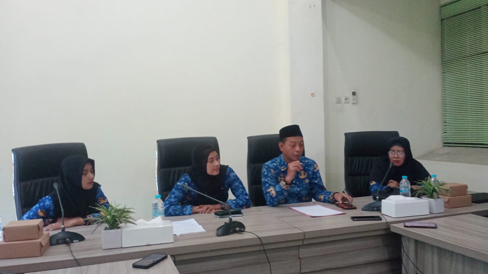 Foto: Kepala Dinas Kesehatan Kabupaten Pamekasan berikan klarifikasi mengenai isu pemotongan jasa pelayanan, poin kapitasi, dan anggaran pemberian makanan tambahan (PMT) di beberapa puskesmas