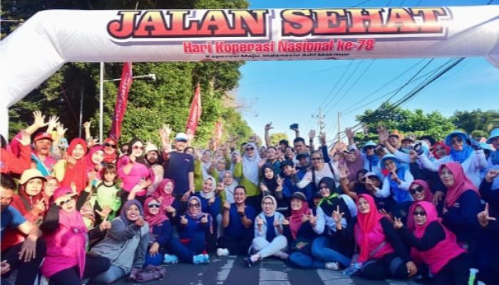 Foto: Pemkab Lumajang gelar senam dan jalan sehat di momentum Hari Koperasi Nasional (Harkopnas) ke-78