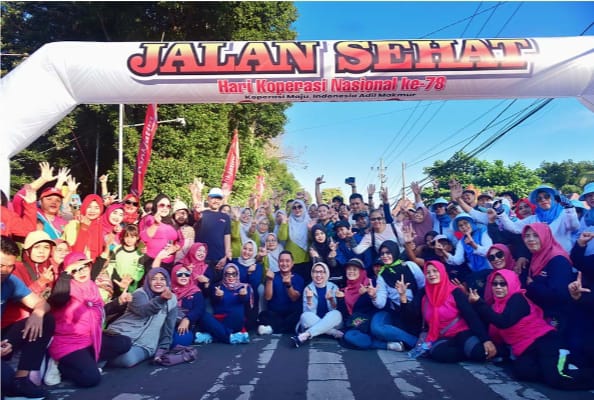 Foto: Pemkab Lumajang gelar senam dan jalan sehat di momentum Hari Koperasi Nasional (Harkopnas) ke-78