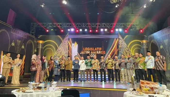 Anggota DPRD Sumenep, Nia Kurnia Dinobatkan Sebagai Legislator Terbaik Se-Jawa Timur