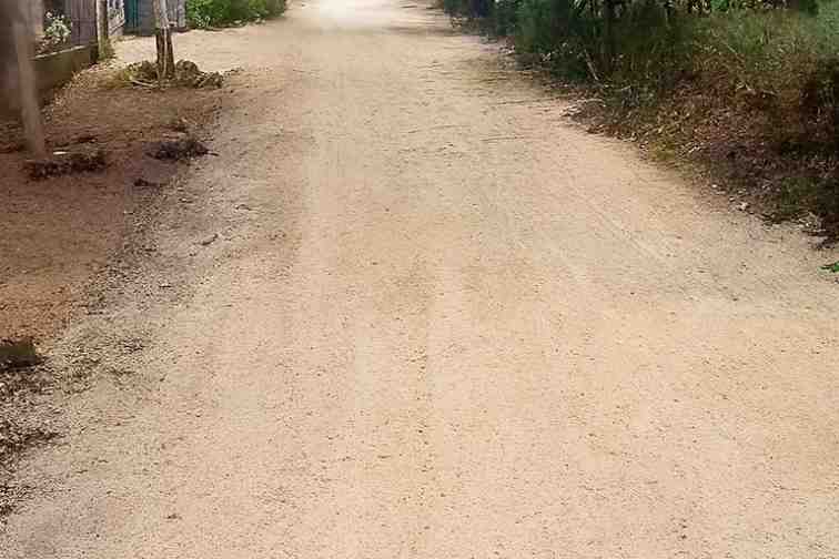FOTO: Lokasi Proyek pengaspalan jalan di Desa Dasuk Barat, Kecamatan Dasuk, Kabupaten Sumenep