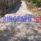 FOTO: Kegiatan Proyek Pembangunan jalan rabat beton Lokasi I di Desa Pamolokan, Sumenep