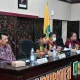 FOTO: Mendekati Bupati Award, Bupati Sumenep, Achmad Fauzi Wongsojudo sarankan dapat menjadi sarana Evaluasi dan Motivasi Aparatur Pemerintah Tingkat Kecamatan dan Kelurahan