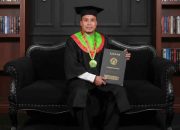Dari Sumenep ke Surabaya, Gelar Magister Ainor Rasid Buktikan Mimpi Tak Pernah Jauh